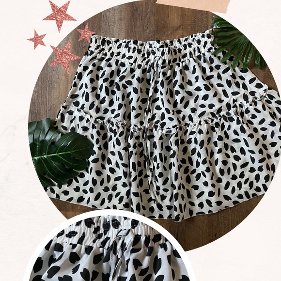 Dalmatian Print Flowy High Waisted Skirt🤍 - Picture 2 of 3